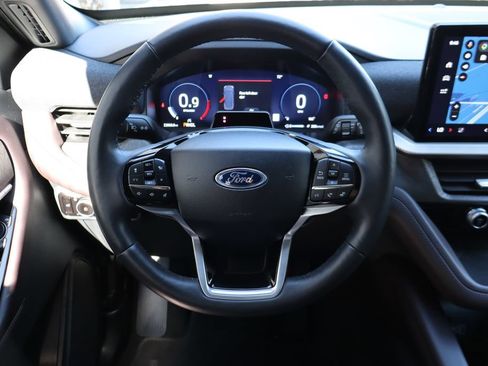 Used 2026 Ford Explorer Platinum AWD/4WD image 21