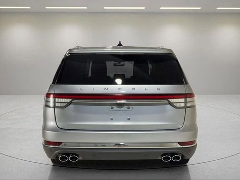 Certified 2022 Lincoln Aviator AWD w/ Premium Package image 4