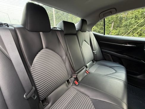 Used 2020 Toyota Camry SE w/ 4 Season Floor Mat Package FWD image 10