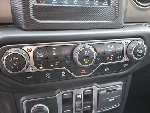 Used 2021 Jeep Wrangler Unlimited Sport image 18