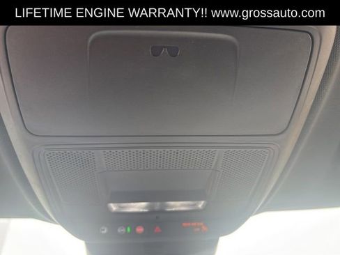 Used 2025 Buick Enclave Preferred AWD/4WD image 26