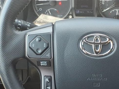 Used 2020 Toyota Tacoma TRD Sport w/ Technology Package AWD/4WD image 11