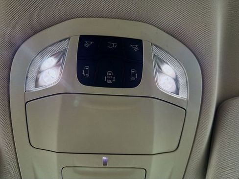 Used 2018 Chrysler Pacifica Touring-L w/ Advanced Safetytec Group FWD image 18