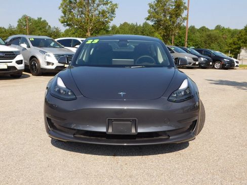 Used 2023 Tesla Model 3 Standard Range RWD image 3