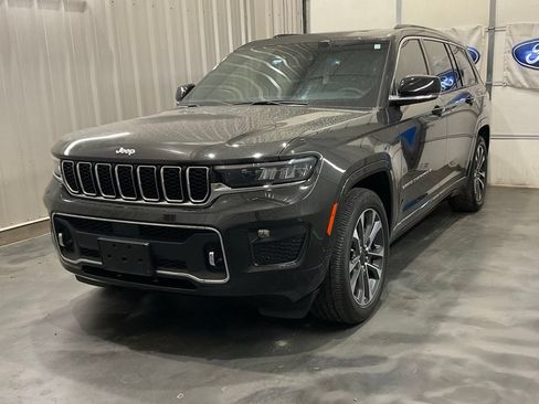Used 2024 Jeep Grand Cherokee L Overland AWD/4WD image 3