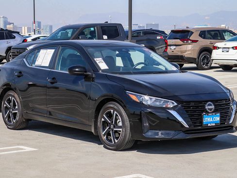 Used 2025 Nissan Sentra SV w/ All-Weather Package image 3