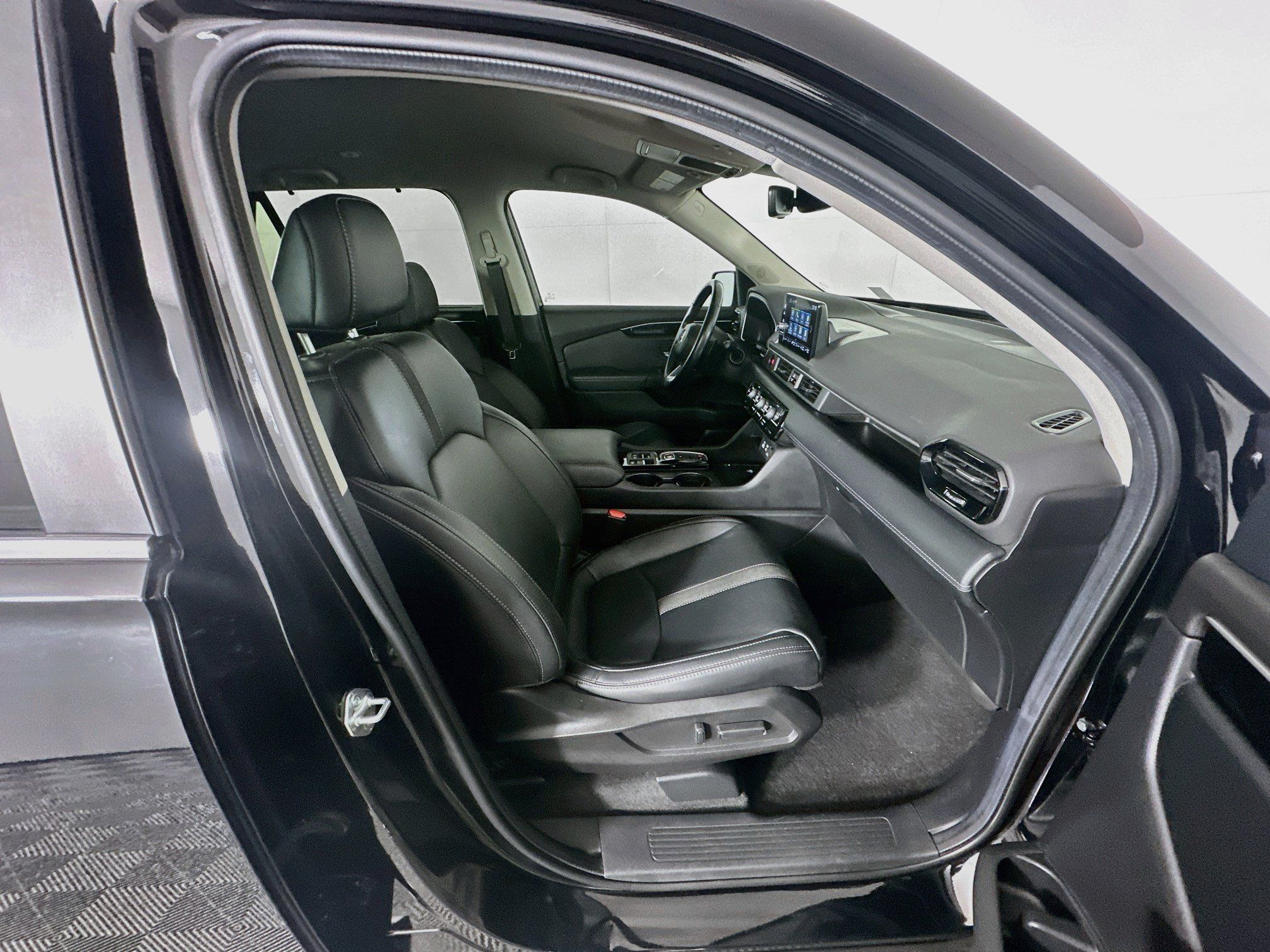 Used 2024 Honda Pilot EX-L image 32