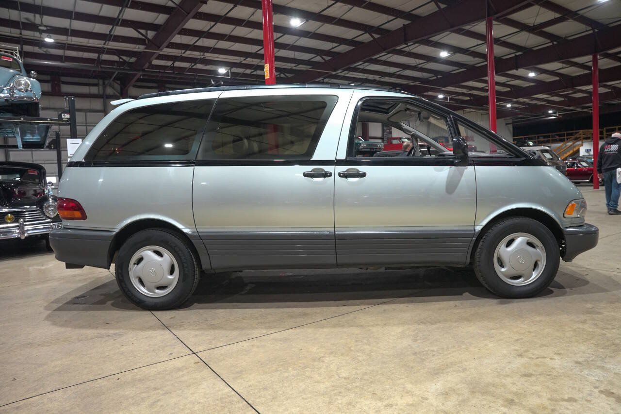 Used 1992 Toyota Previa LE RWD image 10