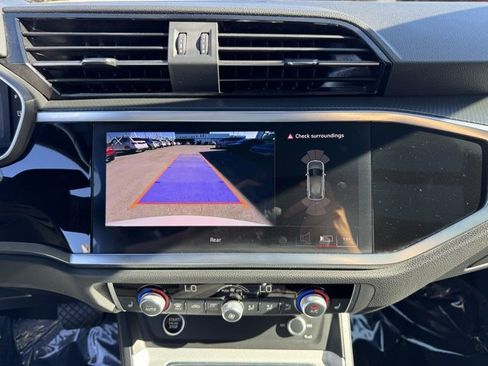 Used 2023 Audi Q3 2.0T Premium image 14