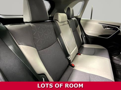 Used 2022 Toyota RAV4 XLE w/ Convenience Package AWD/4WD image 22