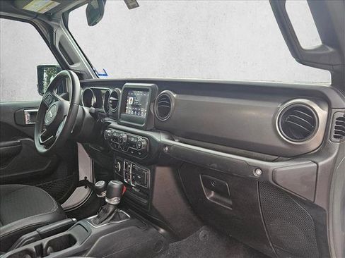 Used 2023 Jeep Gladiator Sport image 17