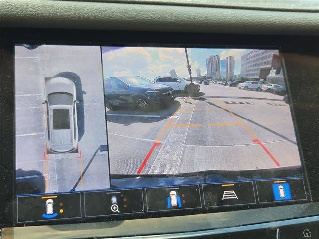 Used 2023 Cadillac XT6 Premium Luxury w/ Technology Package FWD image 12