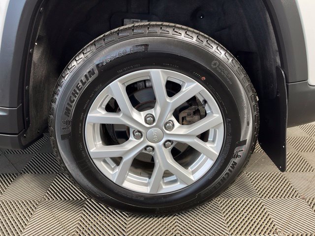 Used 2023 Jeep Grand Cherokee Limited AWD/4WD image 11