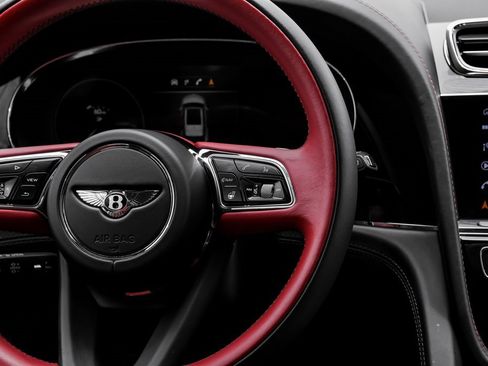 Used 2023 Bentley Bentayga V8 image 14