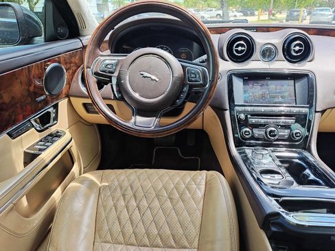 Used 2016 Jaguar XJ L Portfolio RWD image 34