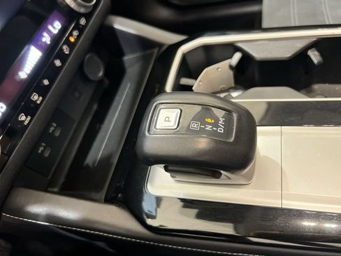 Used 2025 Mitsubishi Outlander AWD image 15