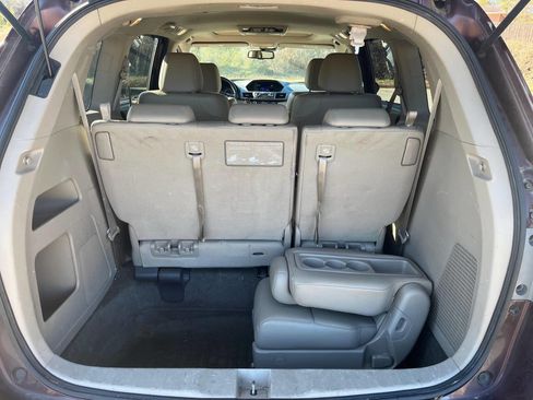 Used 2014 Honda Odyssey Touring Elite image 12