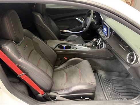 Used 2022 Chevrolet Camaro ZL1 RWD image 31