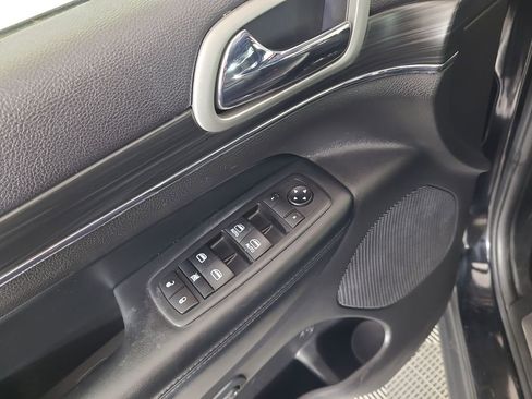 Used 2020 Jeep Grand Cherokee Limited image 19