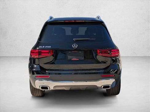 Certified 2026 Mercedes-Benz GLB 250 image 8