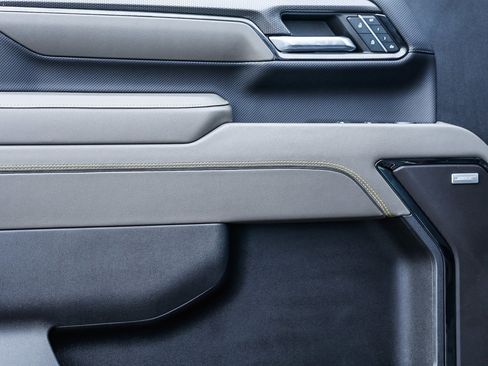 Used 2024 Chevrolet Silverado 2500 ZR2 w/ Snow Plow Prep/Camper Package image 21