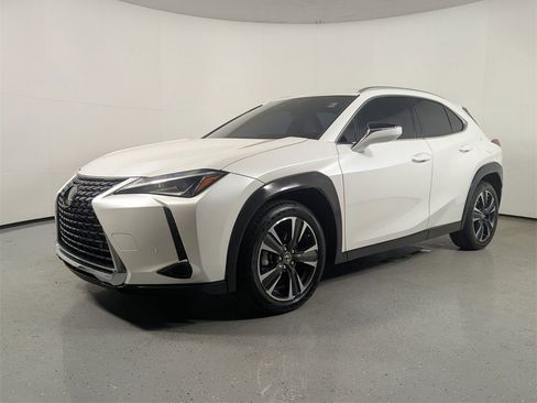 Used 2022 Lexus UX 200 image 3