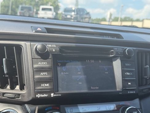 Used 2017 Toyota RAV4 SE FWD image 22