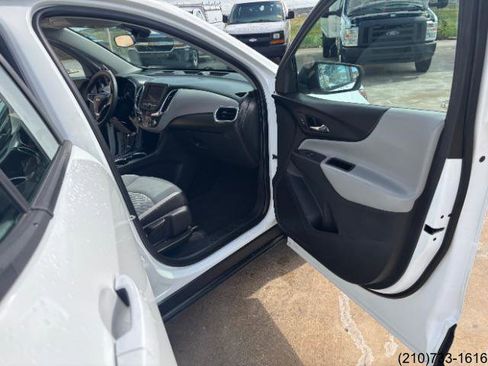 Used 2021 Chevrolet Equinox LS FWD image 28