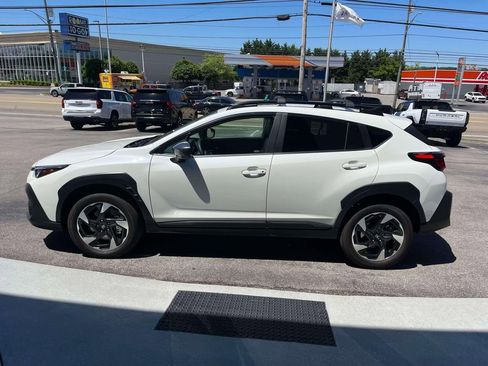 Used 2024 Subaru Crosstrek 2.5i Limited w/ Crosstrek Mirror Package AWD/4WD image 6