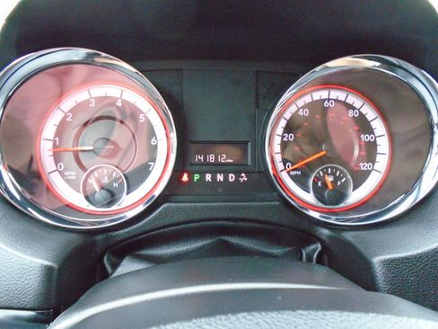 Used 2019 Dodge Grand Caravan SXT FWD image 16
