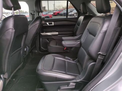 Used 2021 Ford Explorer XLT w/ Equipment Group 202A AWD/4WD image 22