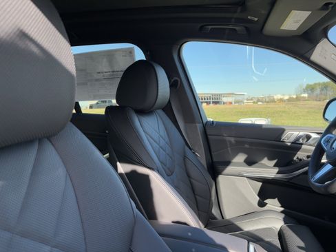 Used 2026 BMW X5 xDrive50e w/ M Sport Package image 21