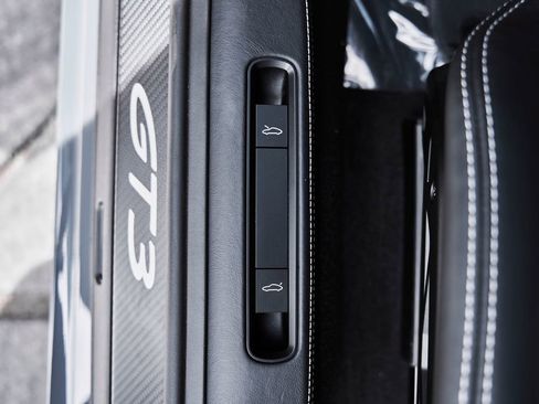 Used 2025 Porsche 911 GT3 image 39