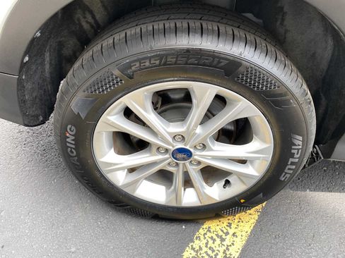 Used 2019 Ford Escape SE AWD/4WD image 37