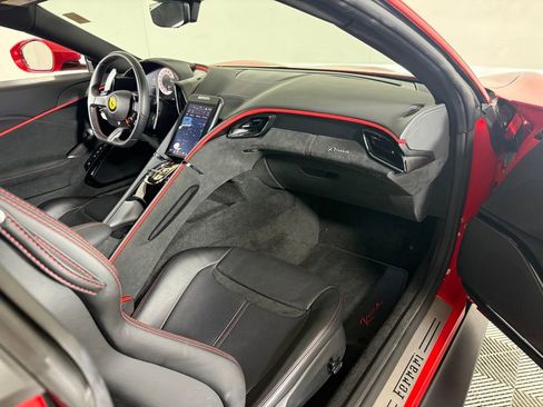 Used 2021 Ferrari Roma RWD image 20