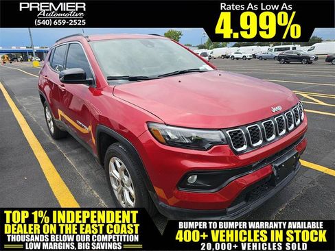 Used 2025 Jeep Compass Latitude AWD/4WD image 1