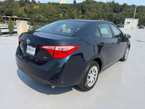 Used 2017 Toyota Corolla LE w/ Carpet Mat Package (TMS) FWD image 3