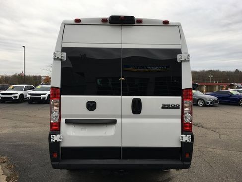 Used 2024 RAM ProMaster 3500 w/ Leather Interior Group FWD image 4