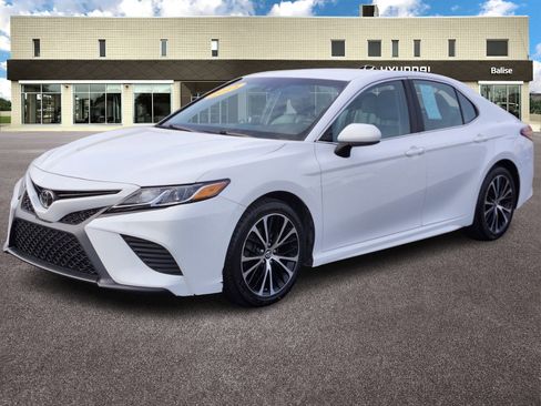 Used 2018 Toyota Camry SE image 7