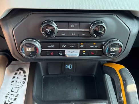 Used 2023 Ford Bronco Badlands AWD/4WD image 16