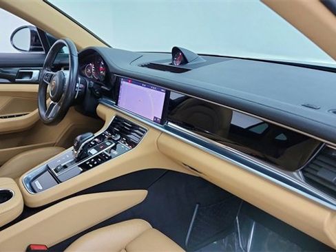 Used 2018 Porsche Panamera 4S image 20
