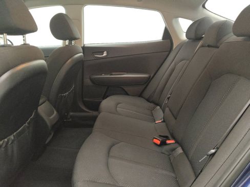Used 2017 Kia Optima LX w/ Option Group 014 FWD image 18