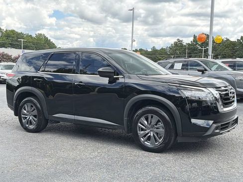 Used 2025 Nissan Pathfinder S FWD image 5