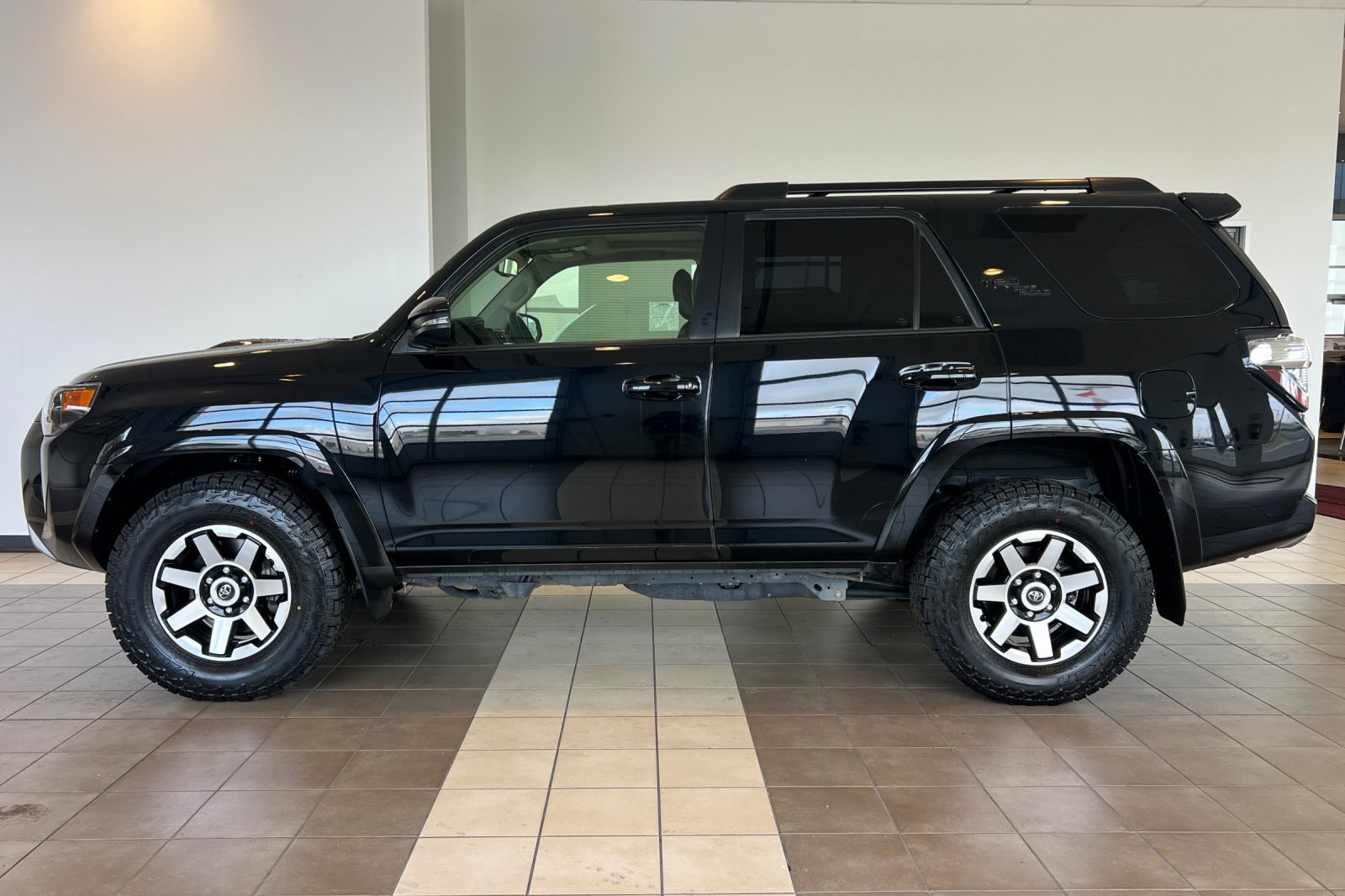 Certified 2023 Toyota 4Runner TRD Off-Road Premium w/ Moonroof Package AWD/4WD image 7