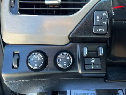 Used 2016 GMC Yukon XL Denali w/ Open Road Package AWD/4WD image 16