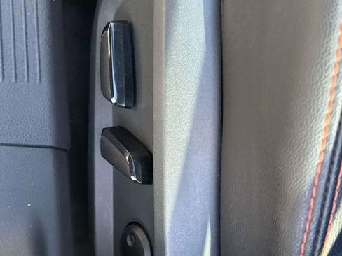 Certified 2025 Nissan Rogue SV image 28