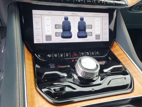 Used 2022 Jeep Grand Wagoneer Series II w/ Convenience Group III image 26