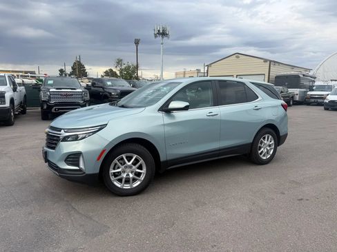 Used 2022 Chevrolet Equinox LT FWD image 2