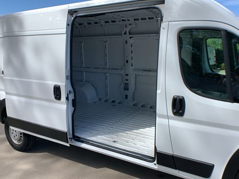 Used 2024 RAM ProMaster 2500 w/ Safety Group FWD image 23