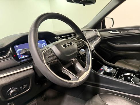 Used 2023 Jeep Grand Cherokee L Laredo image 76